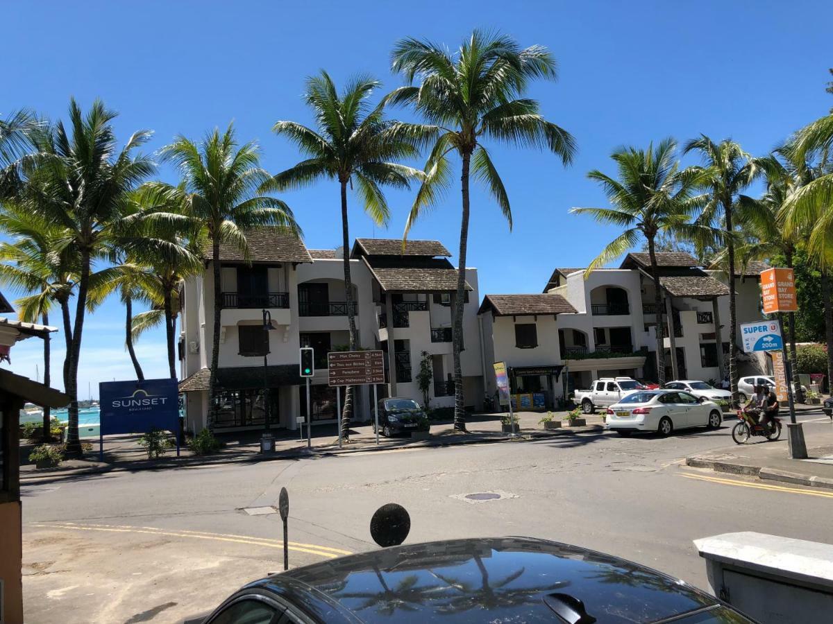Grand Baie Seaview Penthouse Apartment Bagian luar foto